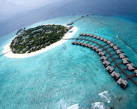 Enjoy a glamorous stay in the Maldives 