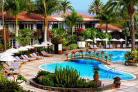 Top 10 beach hotels worldwide