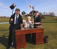 Forest chiefs swap pens for pickers!