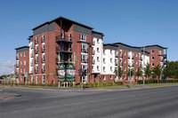 Luxurious living in Renfrew Riverside