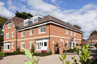 Show apartment success in Sunbury-on-Thames Show apartment success in Sunbury-on-Thames