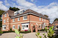 Show apartment success in Sunbury-on-Thames