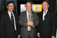 Welsh Renault dealer honoured
