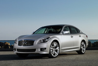 The new Infiniti M: Throwing a curve at tradition