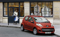 Peugeot brings a little Christmas cheer to car buyers