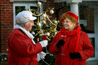 McCarthy & Stone spreads Christmas cheer in the South East