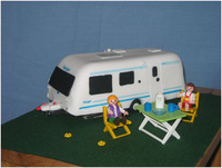 Crafty caravanners make their cake