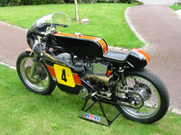 Race Retro 2010 celebrates 60 years of Norton