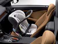 Mercedes-Benz lowers the cost of buying child safety seats