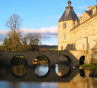 Chateau de Sully, Burgundy arena-park.com 