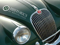 Auctioneer courts classic lovers