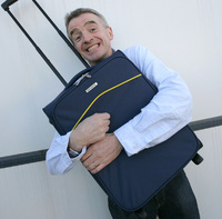 Ryanair to sell Samsonite carry-on bag