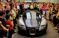 Bugatti Veyron fetches £625k at auction