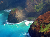 Hawaii comes alive for summer