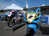 Sun shines on GSX-R celebration at Brands Hatch