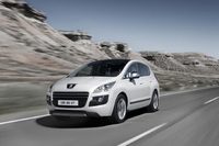 Peugeot 3008 HYbrid4 – The world’s first diesel hybrid vehicle