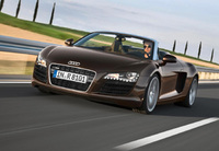 Audi R8 Spyder adopts eight-cylinder power