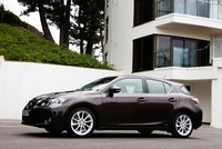 Lexus CT 200h the class leader on low emissions