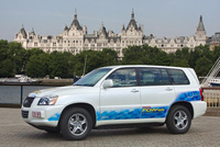 Toyota fuel cell hybrid ready to clean up