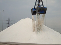 Halfords rushes in salt supplies