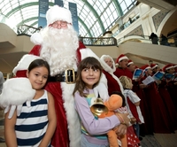Santa Claus arrives in Dubai