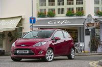 Ford celebrates UK market leadership