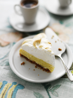 Kirstie Allsopp makes Key Lime Pie