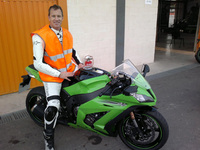 Hodgson rides 2011 Kawasaki Ninja ZX-10R