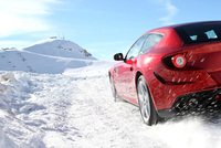 Ferrari FF - first dynamic photos