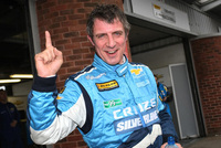 Chevrolet Cruze returns to defend BTCC title