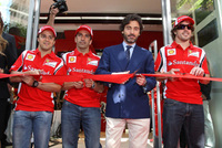 Alonso, Massa and Géné inaugurate the Ferrari Store Spain