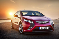 Vauxhall Ampera takes top prize at What Car? Green Awards