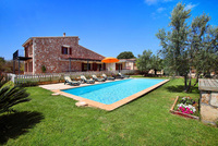 North vs South with Mallorca Farmhouses