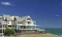 Whale watching in South Africa with Mantis' luxury hotels