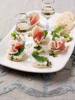 Parma Ham blinis with homemade pesto