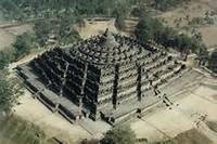  Borobudur monument