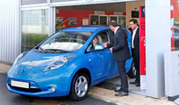 Nissan Leaf charges through 10,000 European sales milestone