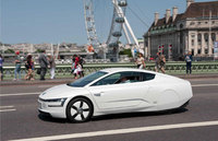 XL1-citement hits London as Volkswagen’s 313 mpg car makes UK debut