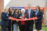 Deputy Mayor of Redditch unveils Taylor Wimpey’s Lucet Meadow development