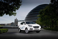 Hyundai delivers first hydrogen fuel cell vehicles to UK customers