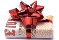 Families turn to cash for this year's Christmas presents