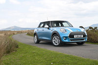 MINI celebrates record UK sales in 2014