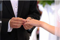 Canny couples warm to winter weddings