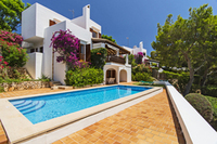 Seafront villa in Cala D'Or 1.475M Euros