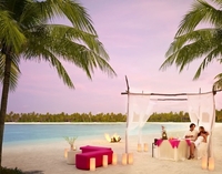 Honeymoon like a celebrity in the Maldives