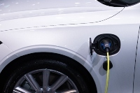 About electric and hybrids cars in the UK 